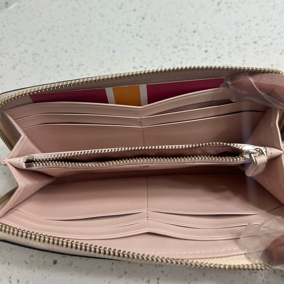 Kate Spade Hand Wallet - Picture 6 of 9